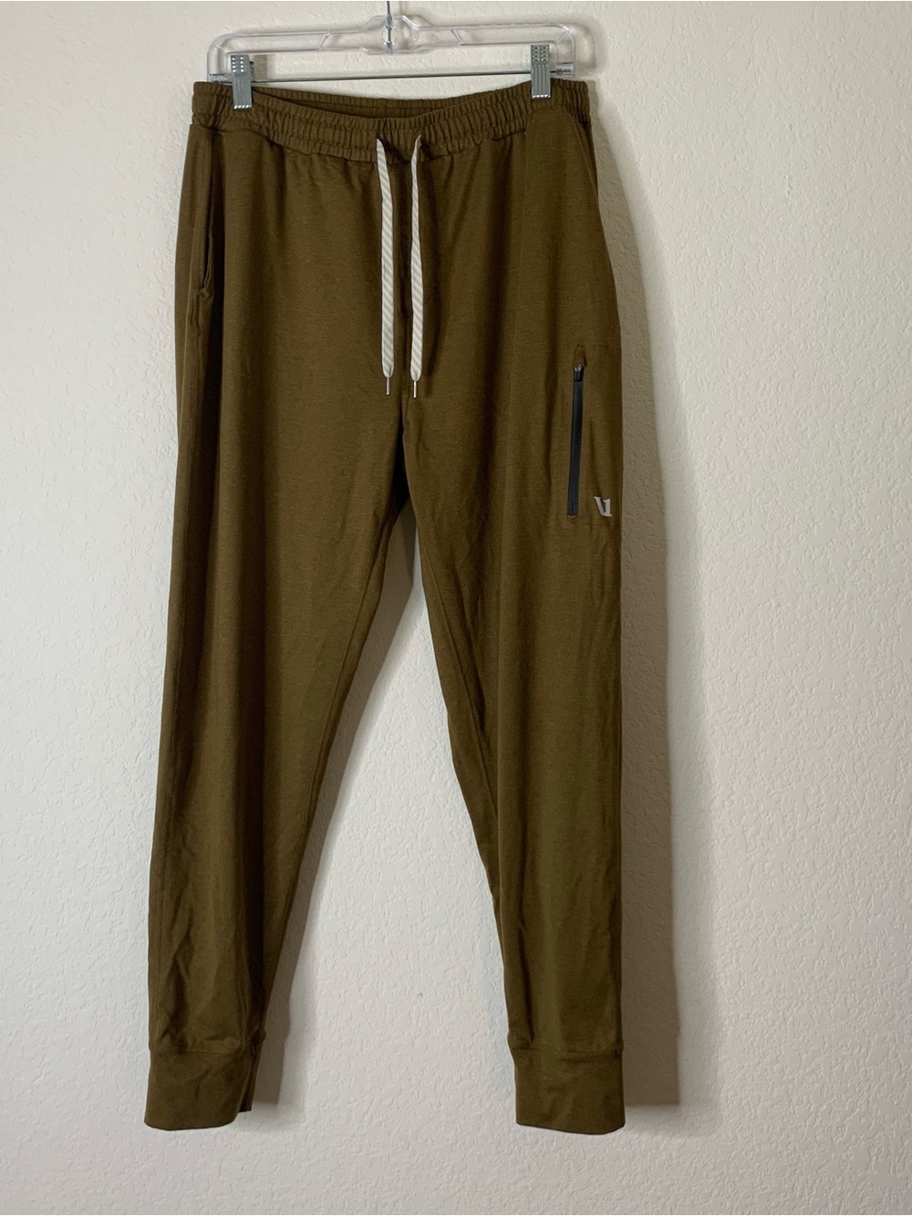 Vuori Mens Olive green Sunday performance joggers XL